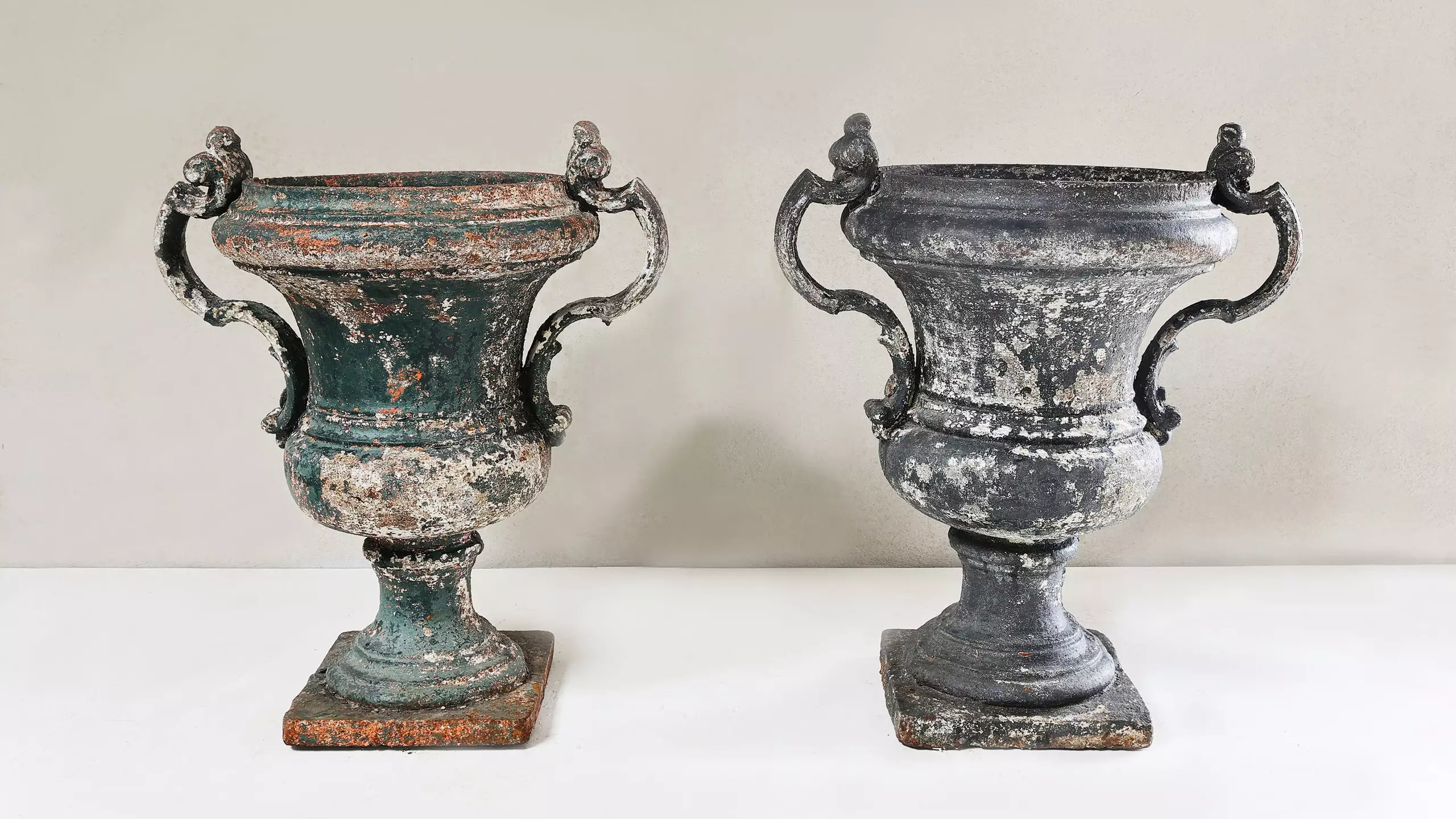 Set of vases | Directoire style | Cast iron