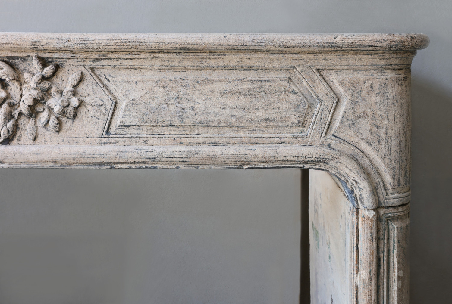 Louis XIV style chimney