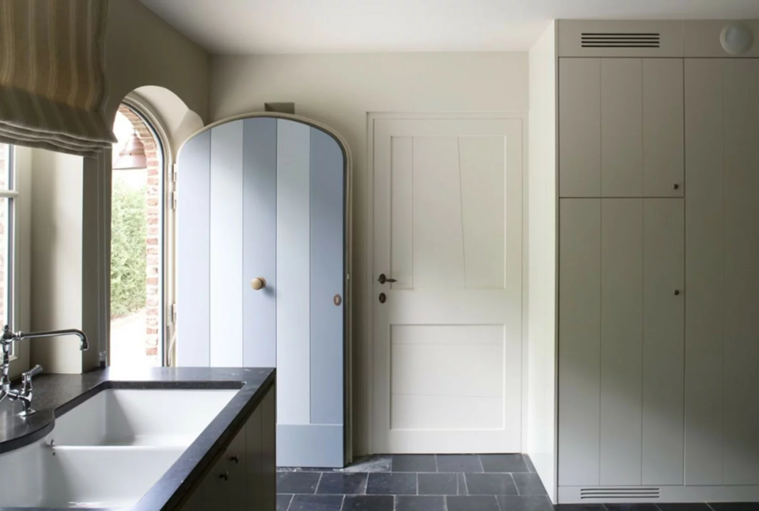 Reclaimed basecles | Noir de Mazy