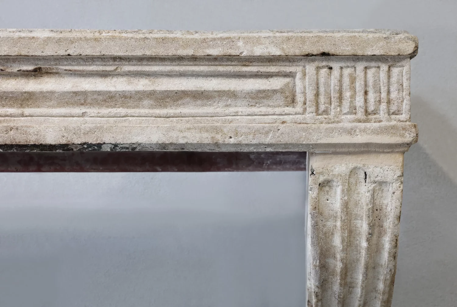 Detail of frieze, right corner with framed panel moulding, French limestone surround Ref. 1577