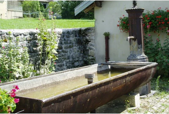 Antique Trough | De Opkamer | Antique floors and fireplaces