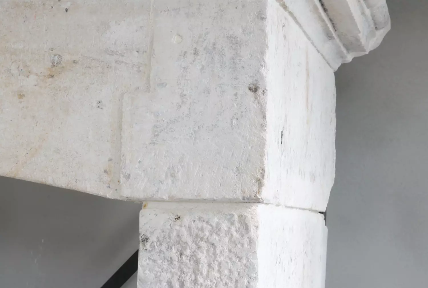 Louis XIII style mantle