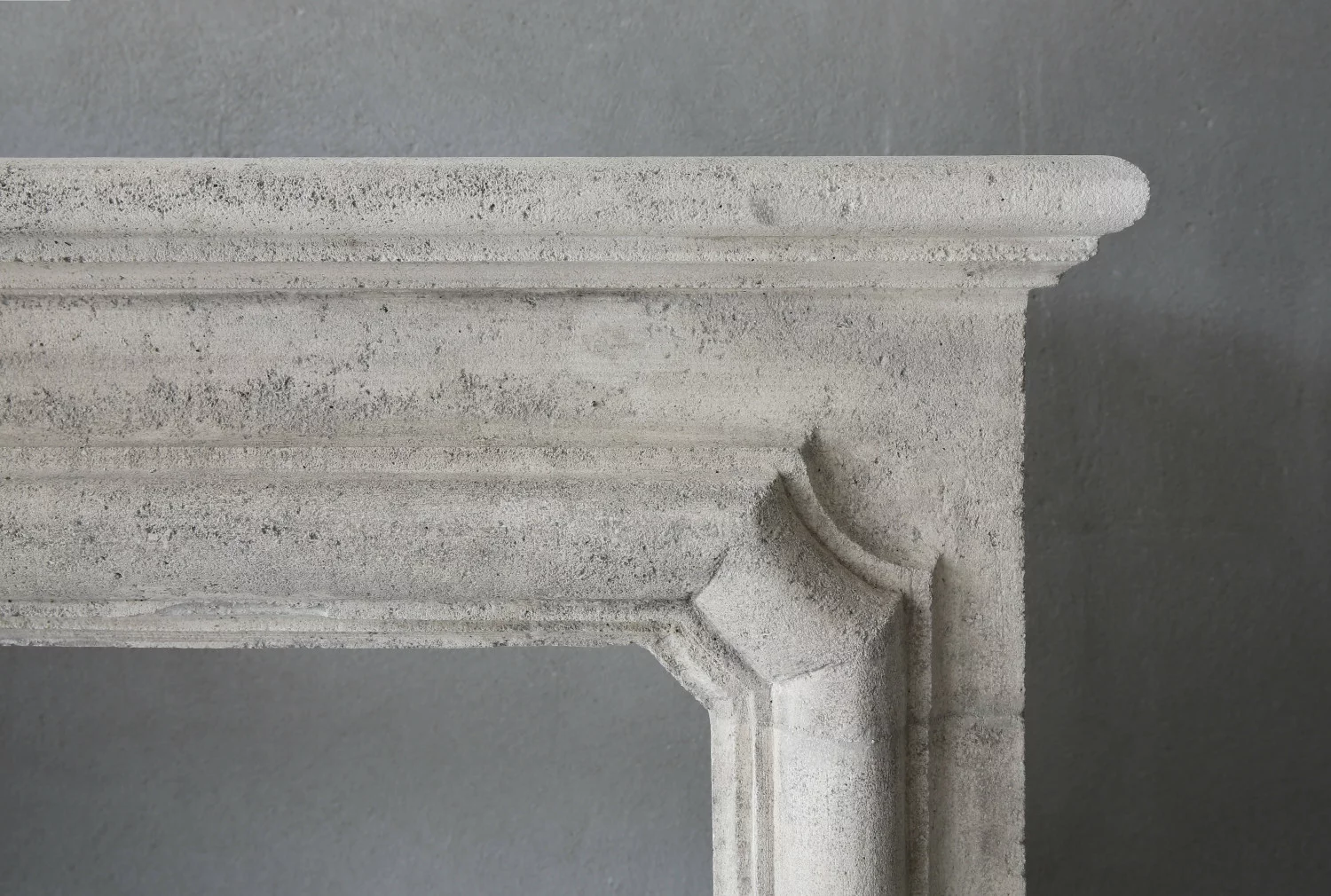 white stone cheminee 