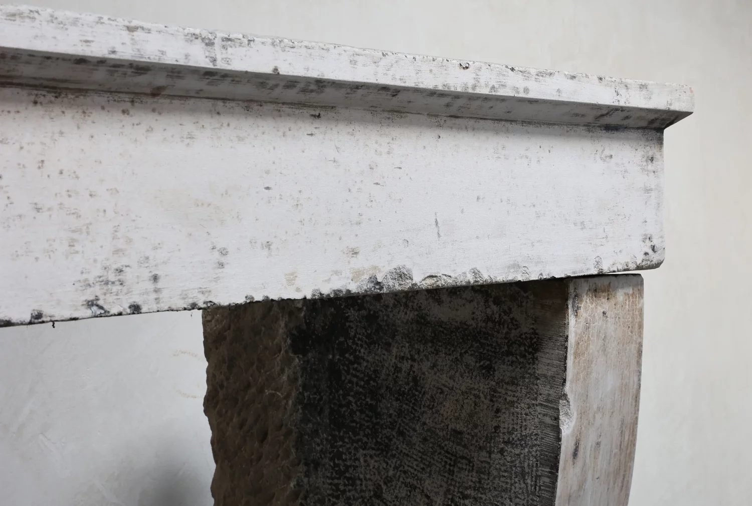 Campagnarde style fireplace