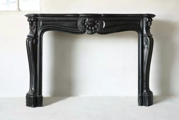 unieke marble fireplace