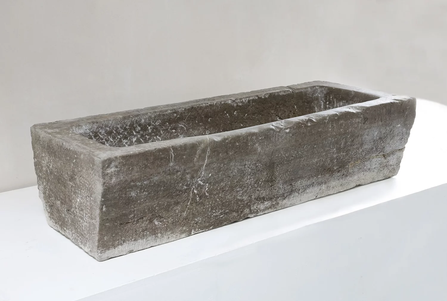 old sink of marquise marble