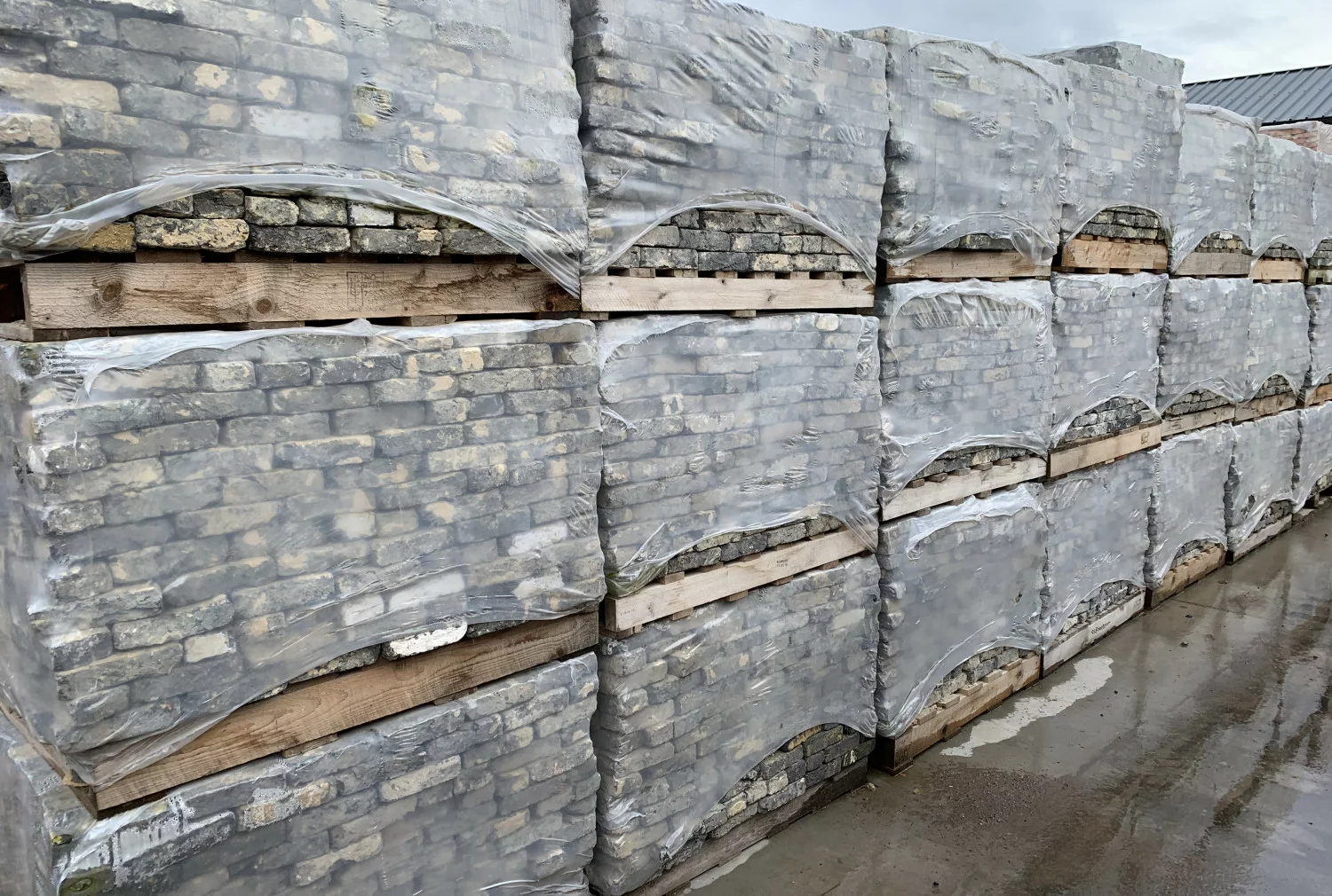 Antique gray bricks