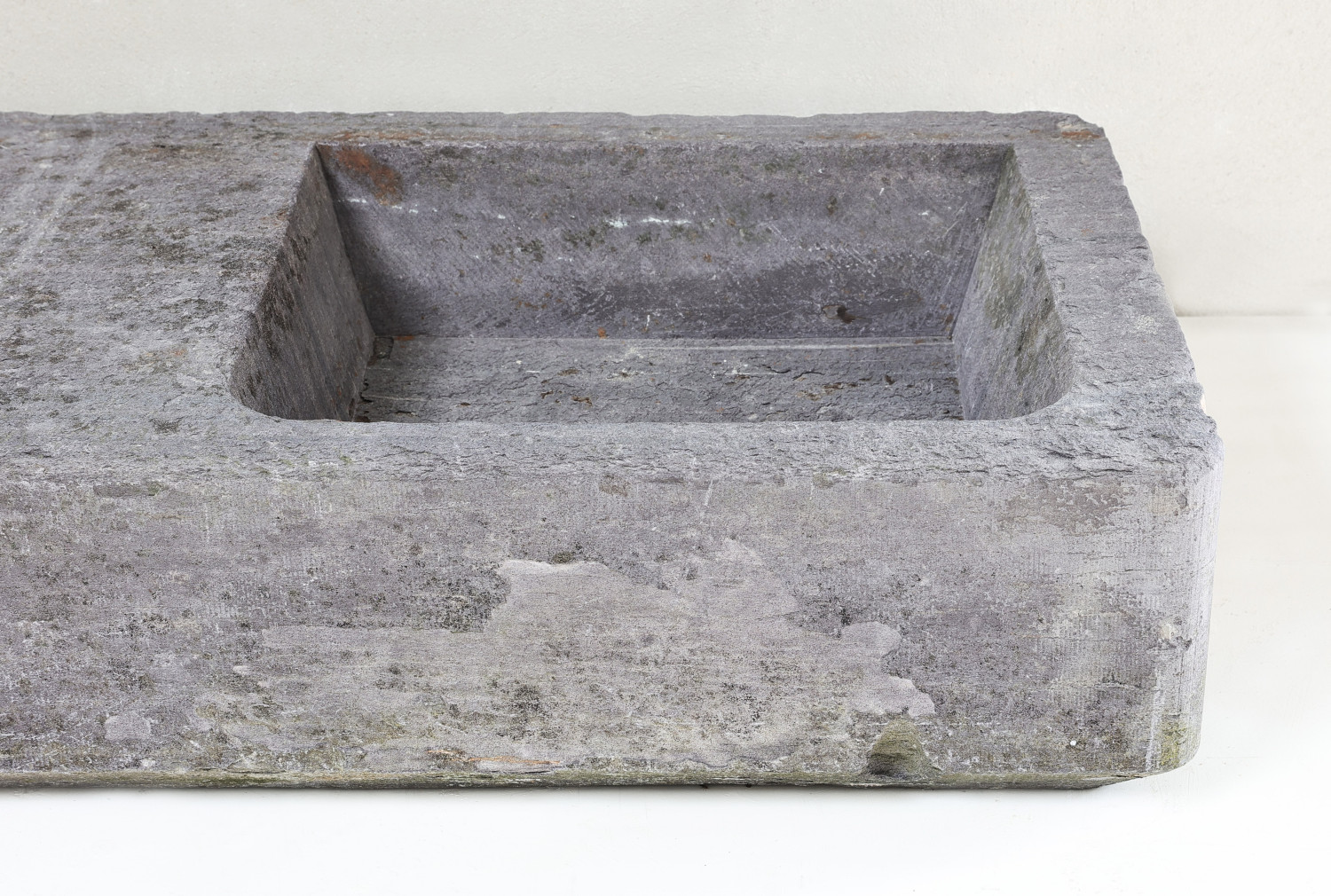 antique sink red velvet ardennen