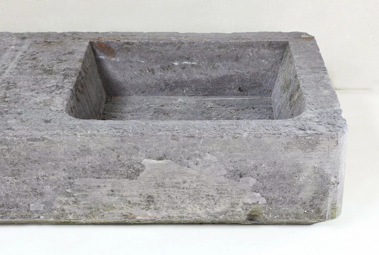 antique sink red velvet ardennen