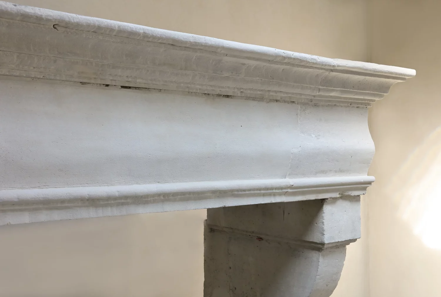 Louis XIII mantel