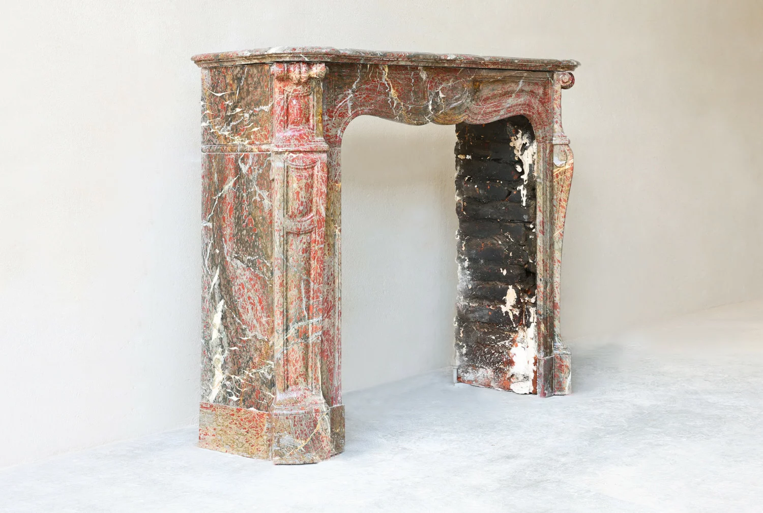 Pompadour style mantle