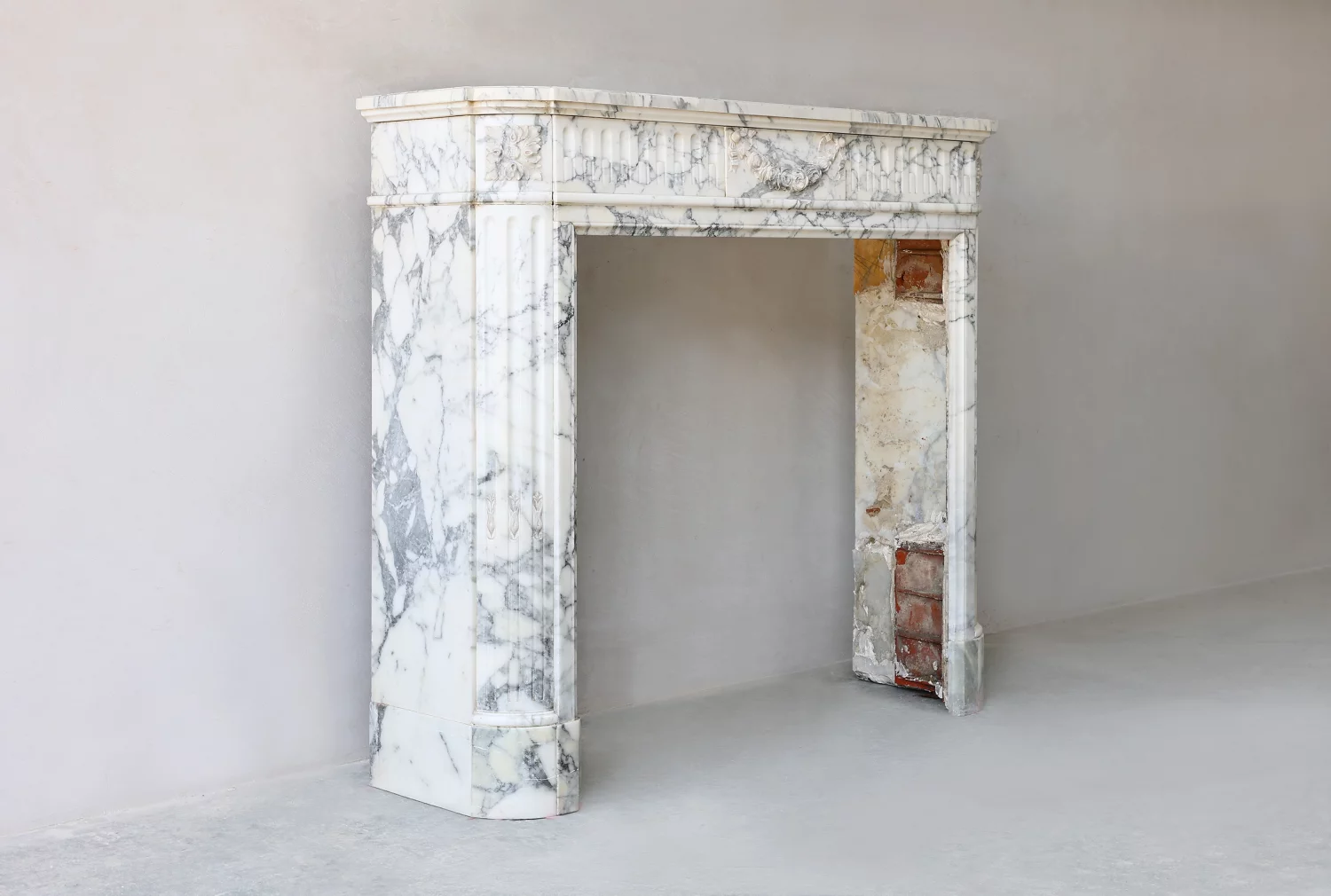 arabescato marble chimney