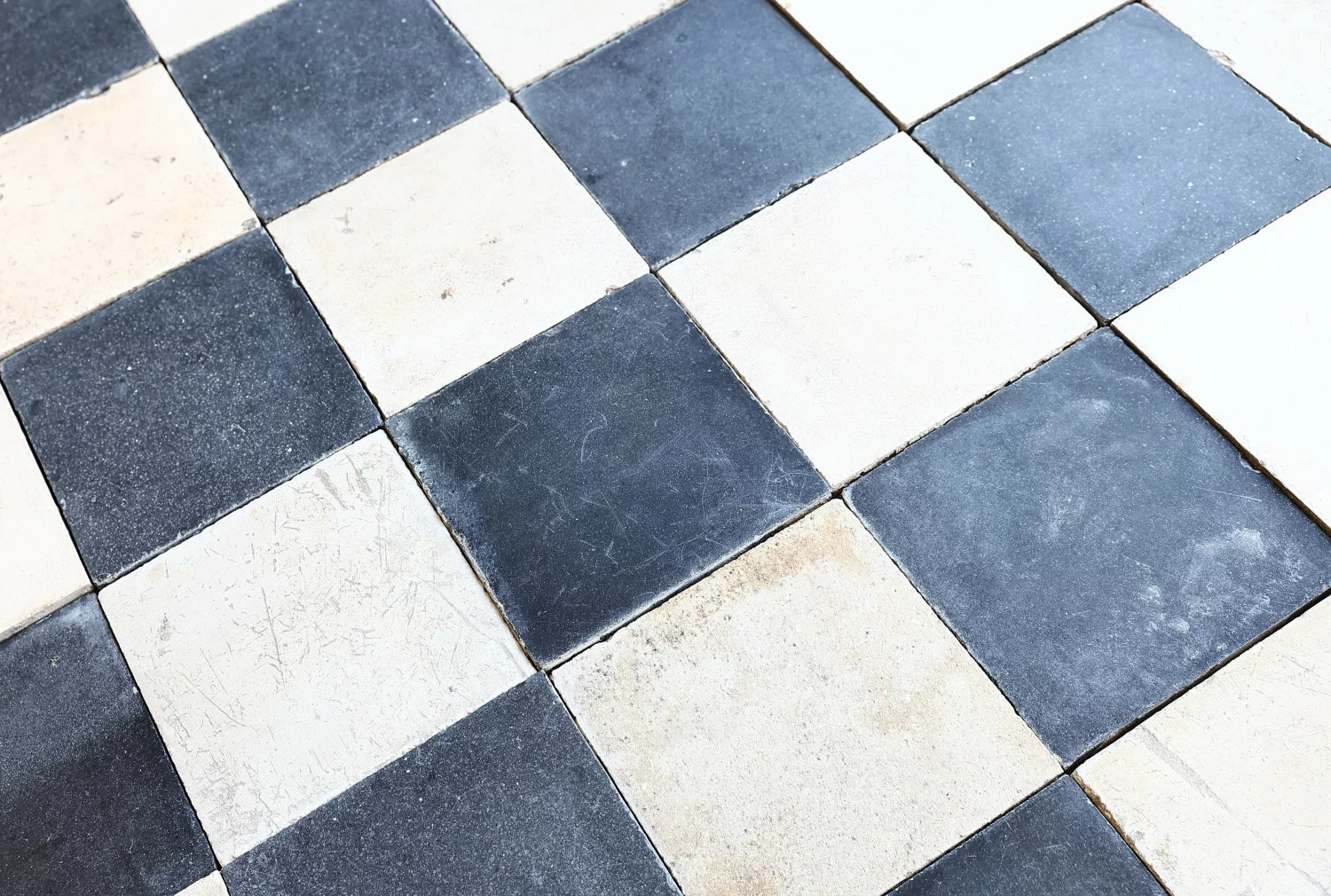 white black blocked tiles