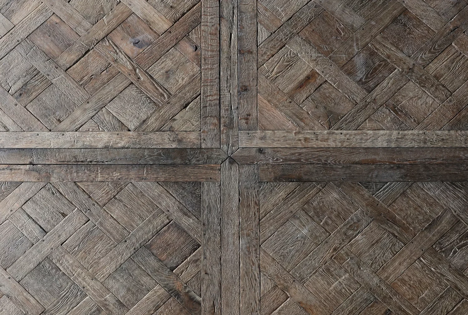 Le Marais Versailles parquet panel in European oak, 98 x 98 cm – De Opkamer