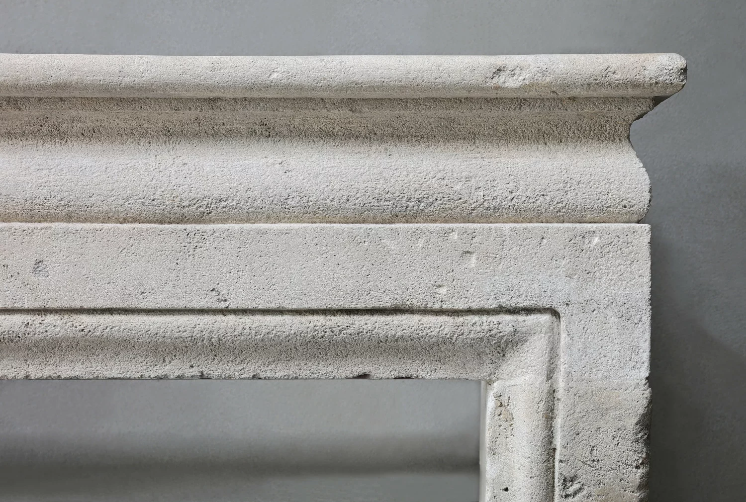 Campagnarde style mantle