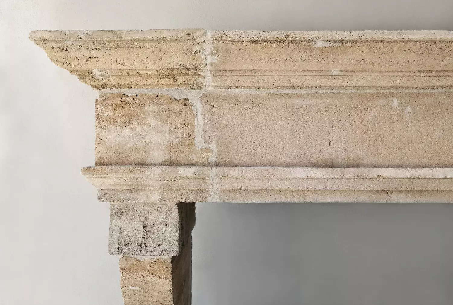 Louis XIII style mantle