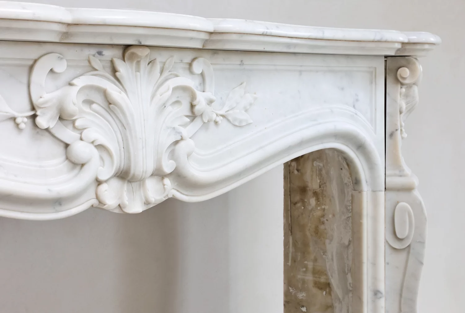 Louis XV stijl mantle surround