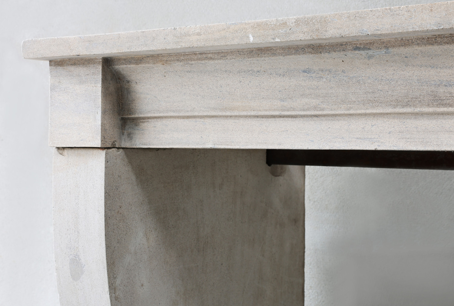 Campagnarde style mantle surround